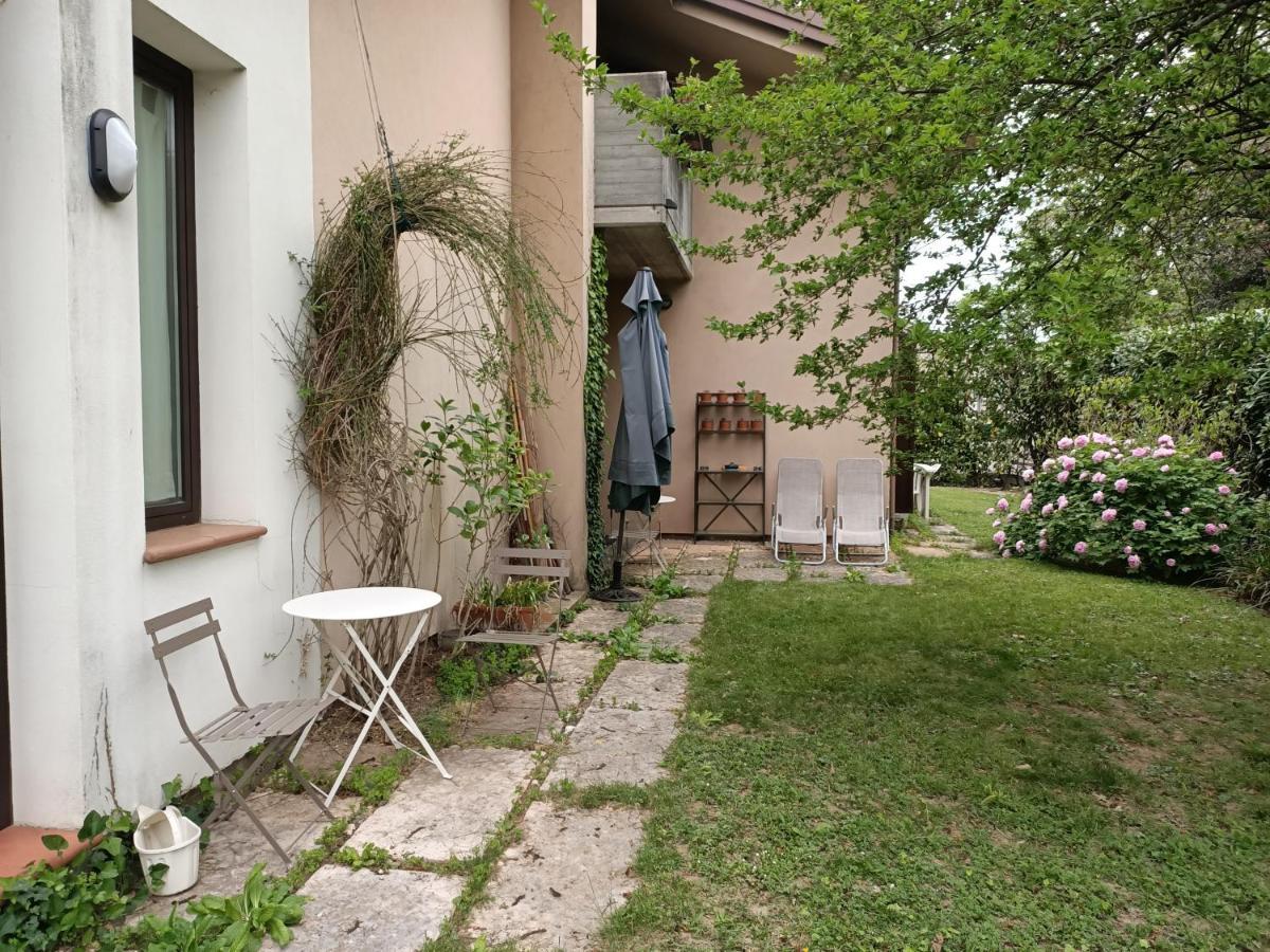 Апартаменты La Casa Dei Tigli Тревизо Экстерьер фото